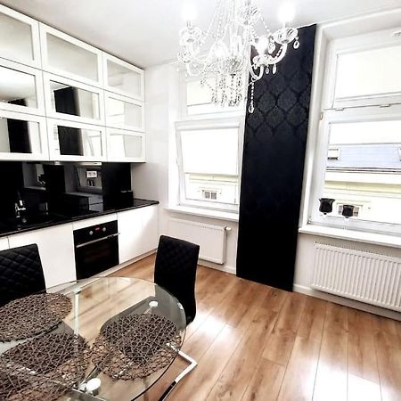 Old Town - Traugutta Street Apartment Krakow Bagian luar foto